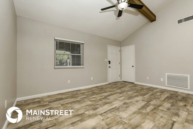 Photo - 689 Fairchild Ave