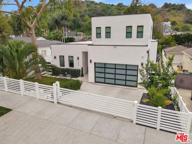 Building Photo - 4203 Saugus Ave