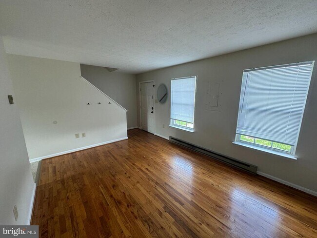 Photo - 205 Little River Dr