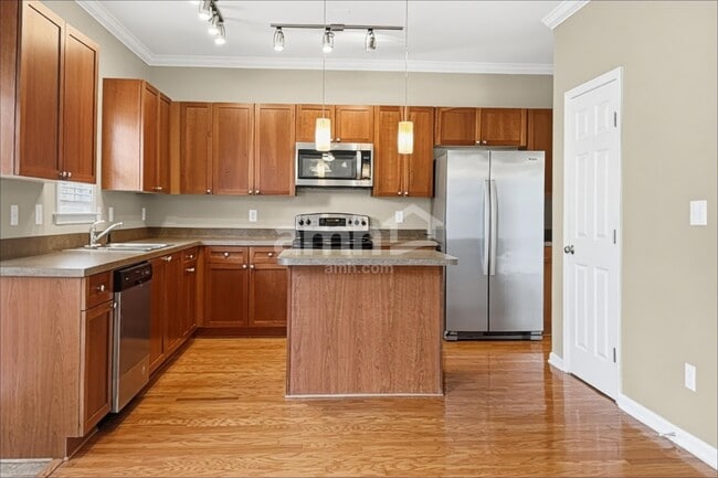 317 Collinsworth Dr