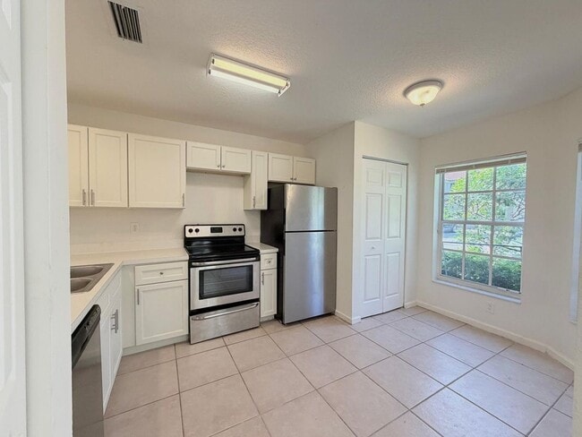 Photo - 910 Summit Lake Dr