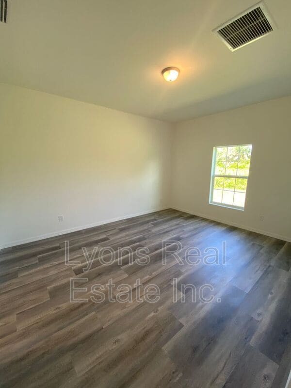 Photo - 3279 Jersey St