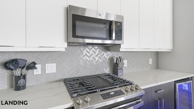 Photo - 401 W 25th St Unidad 2325