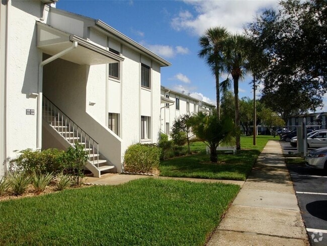 Building Photo - 111 Cypress Ct Unit 111 Rental