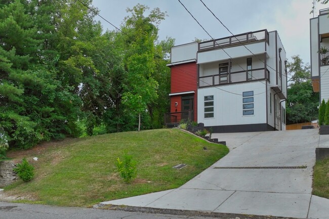 Photo - 407B Moore Ave