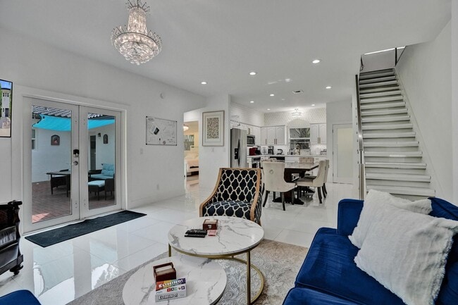833 SW 17th St