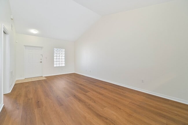 Photo - ~2 bed/2 bath UPDATED condo at The Cove on Six Mile