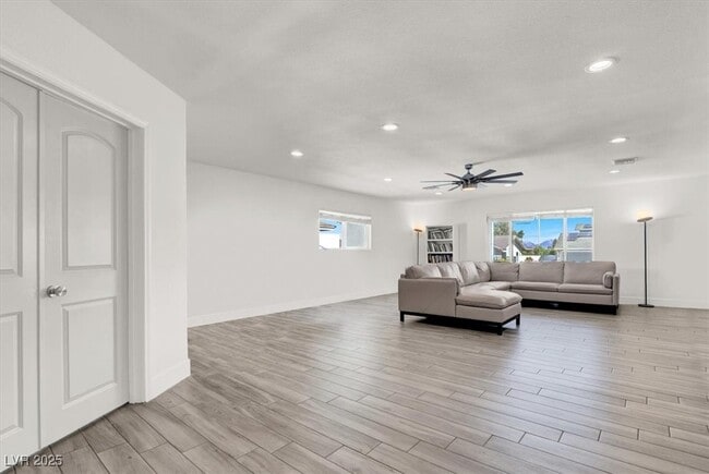 Photo - 1600 Eaton Dr