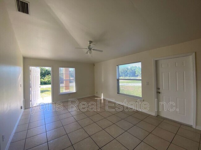 Photo - 4622 15th St SW