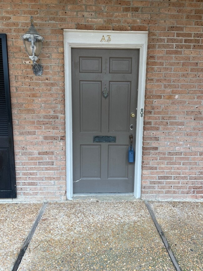 Photo - 910 Pinehurst Pl