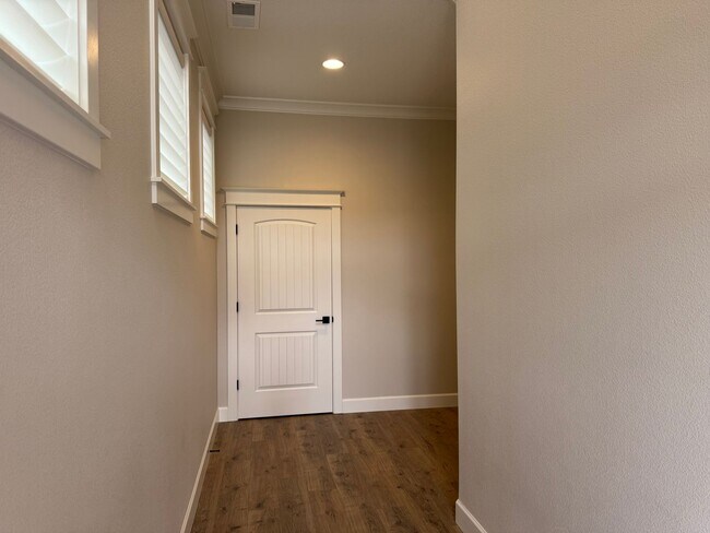 Photo - Stunning New Custom-Built 5-Bedroom Home w...