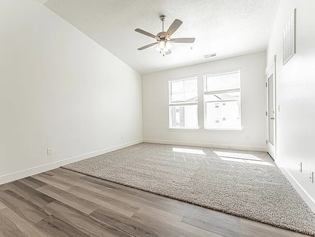 Photo - 13714 S Hanley Ln Unit 301