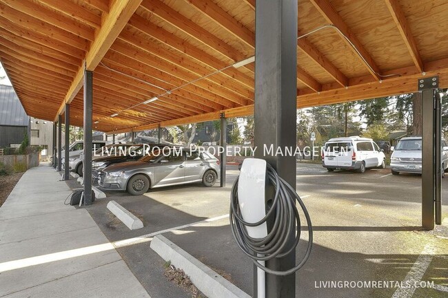 Photo - 4863 NE Going St