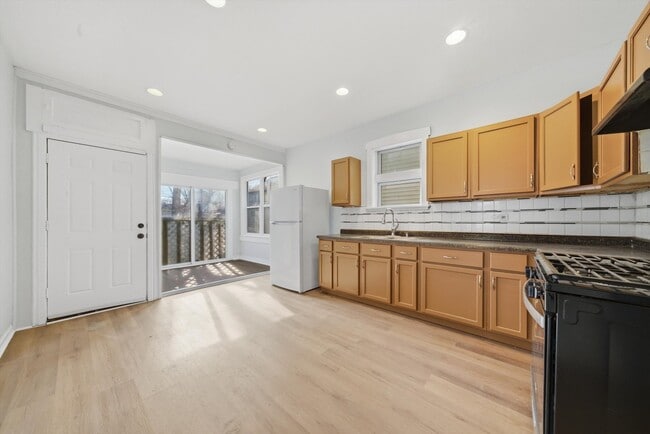 Photo - 3311 N Kostner Ave