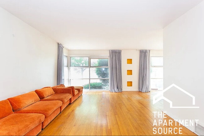 Building Photo - 7407 N California Ave Unit H