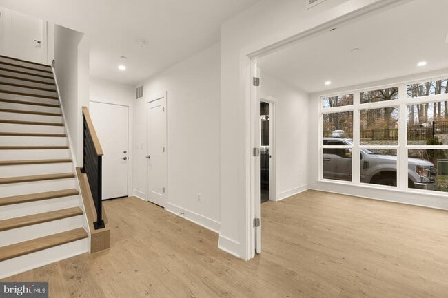 Photo - 5414 Goshawk Aly