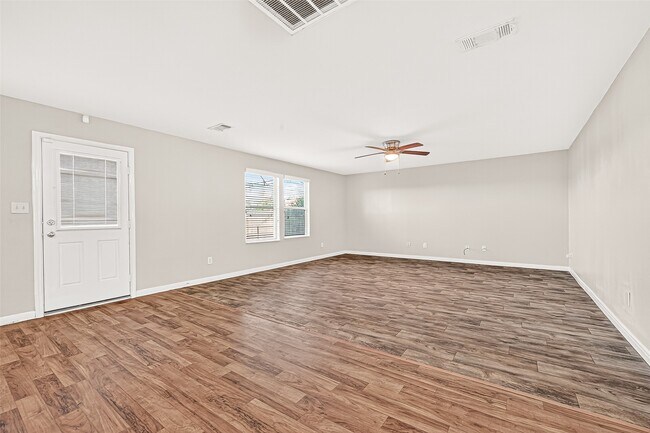 Photo - 2030 Stonework Ln