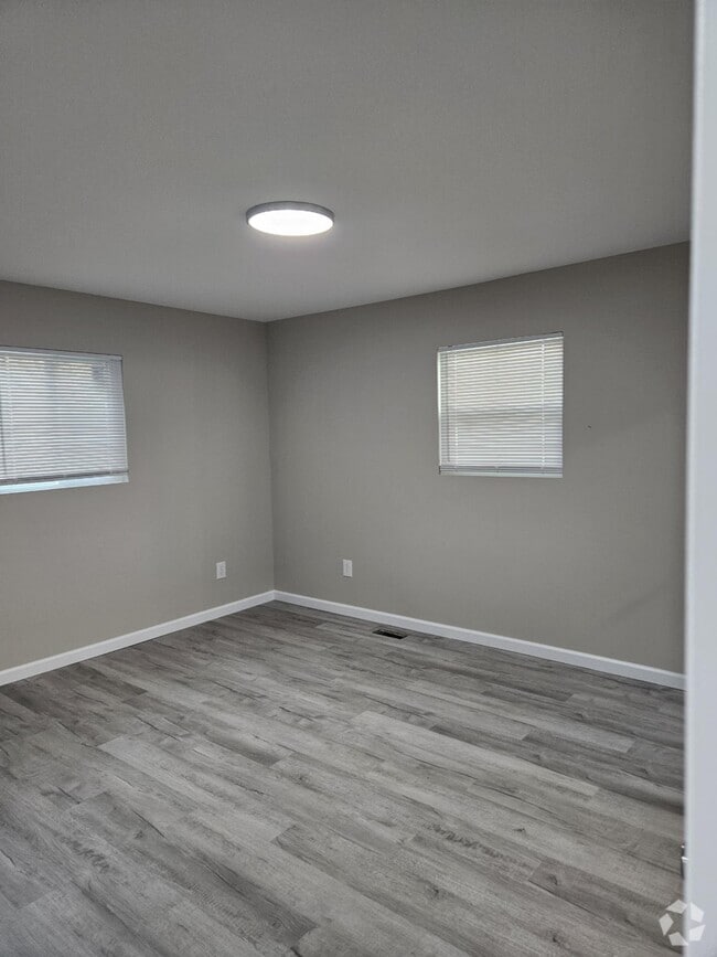 Building Photo - 1529 Delaware Ave Rental