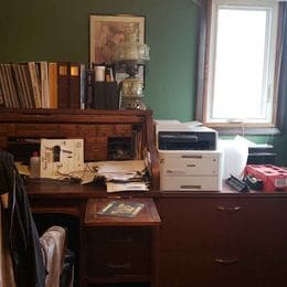 Photo - 3292 Davies Ave