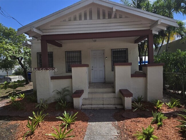106 NW 34th St