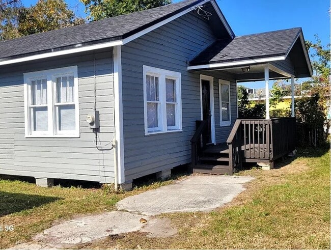 Building Photo - 5918 Ave B