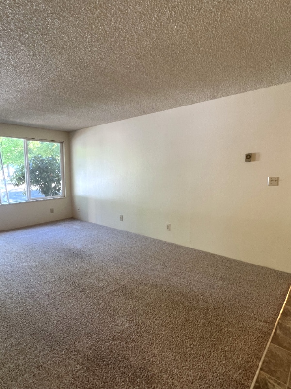 Photo - 1430-1460-1460 NW Division St Unidad 27