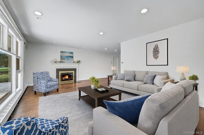13 Colonial Rd