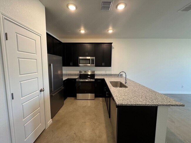 Photo - 636 Pacific Crest Trl Unit B