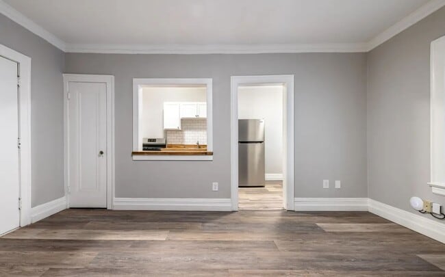 Clifton Lake Apartments