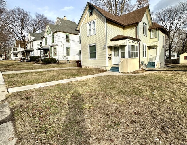 Photo - 408 S Gardiner Ave