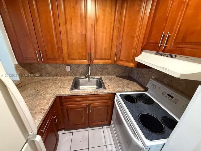 4370 NW 11th St Unit 214
