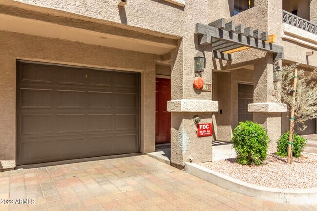 Photo - Amazing Townhome in Gated Community! Unidad 1098