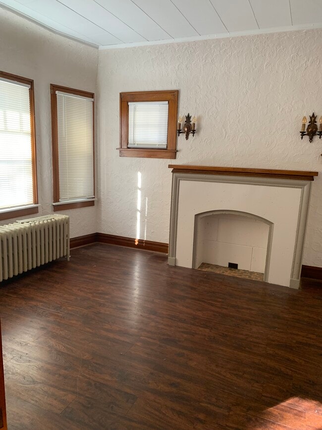 Photo - 5039 21st Ave Unit Front  1