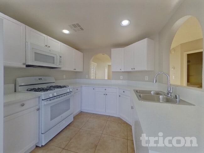 Photo - 1446 Lodgepole Dr