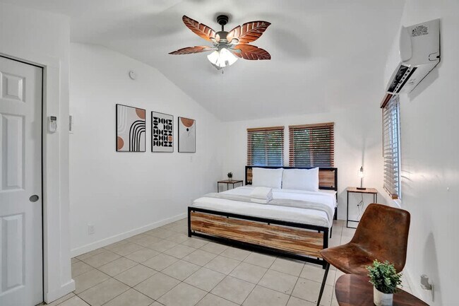 Photo - 1115 SW 4th St Unit SI ID1503967P