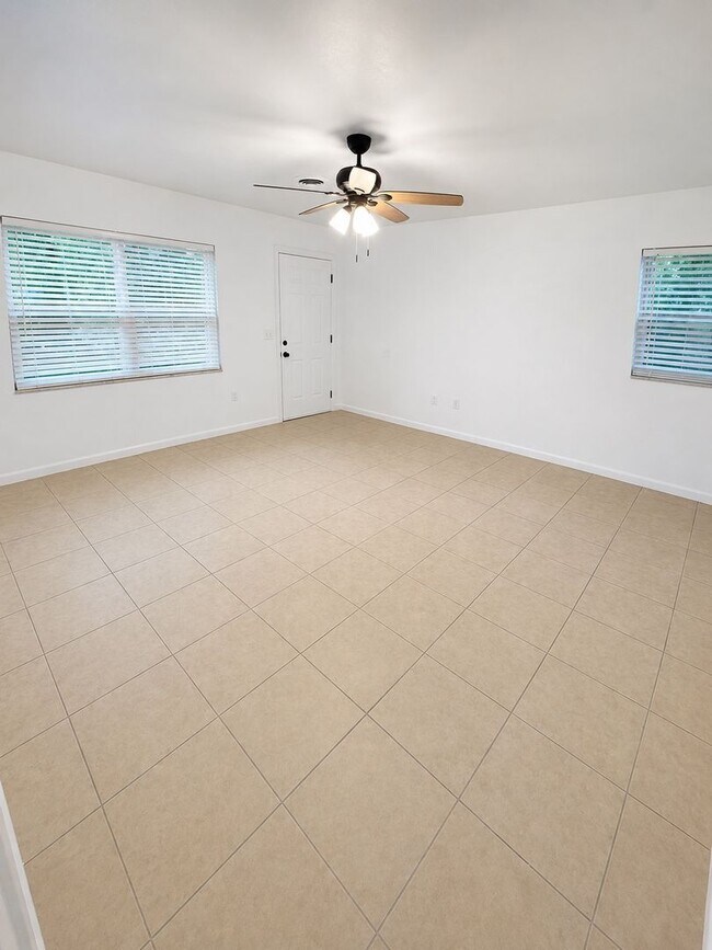 Photo - 1712 NE 71st Pl