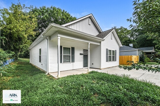 Photo - 812 Cantwell St
