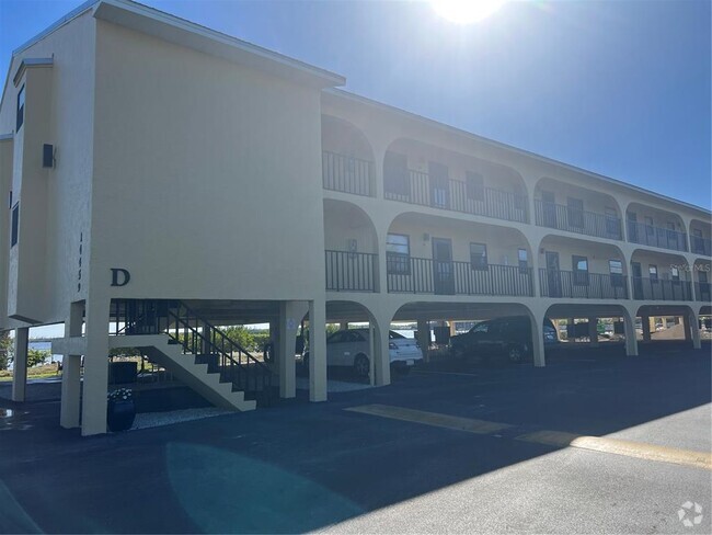 Building Photo - 14459 River Beach Dr Unit 226 Rental