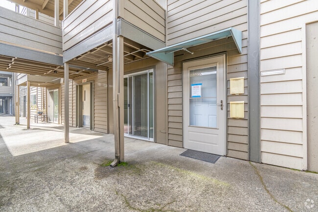 Leasing Center