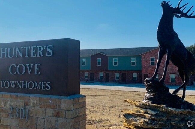 Building Photo - Hunter's Cove Townhomes