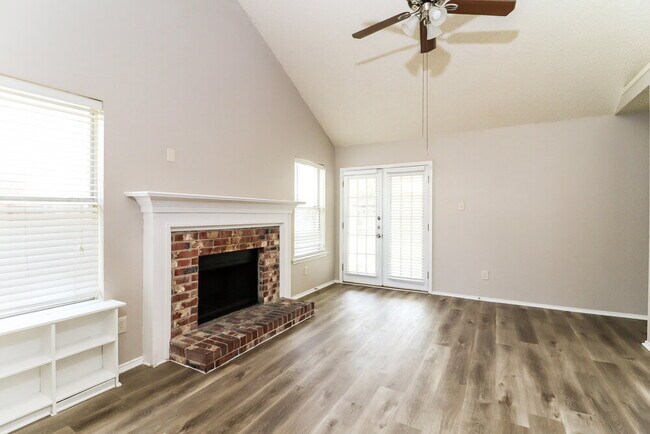 8409 Tallahassee Ln