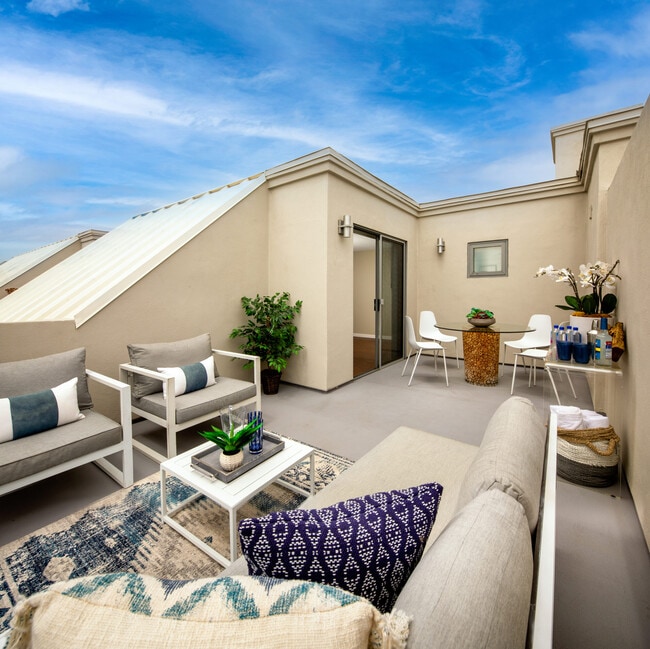 Residences on Third Street Promenade