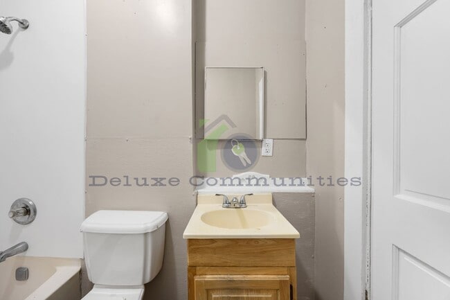 Photo - 62 Quimby St NE