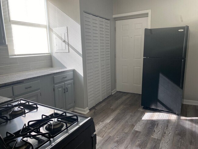 Photo - 7614 S Maryland Ave Unit 1