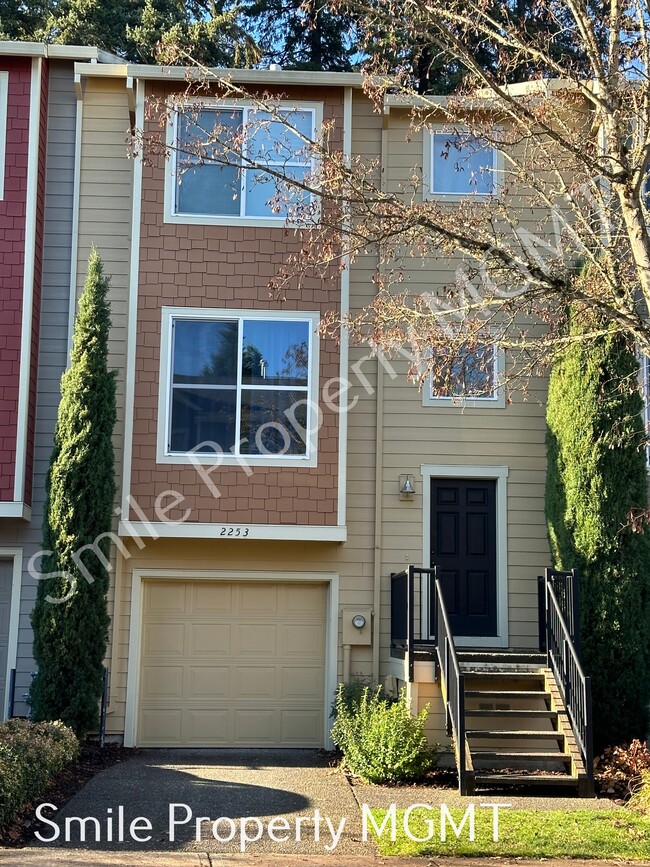 Photo - 2253 NE Sheffield Ave Townhome