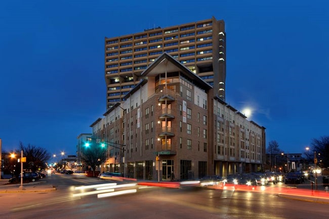 Building Photo - The Pointe on Mass Rental