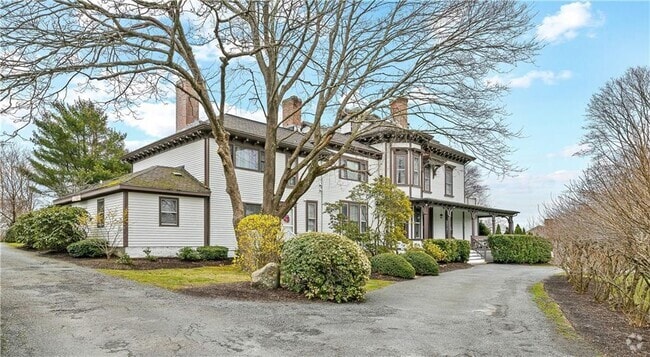 Building Photo - 46 Chastellux Ave Unit M8 Rental