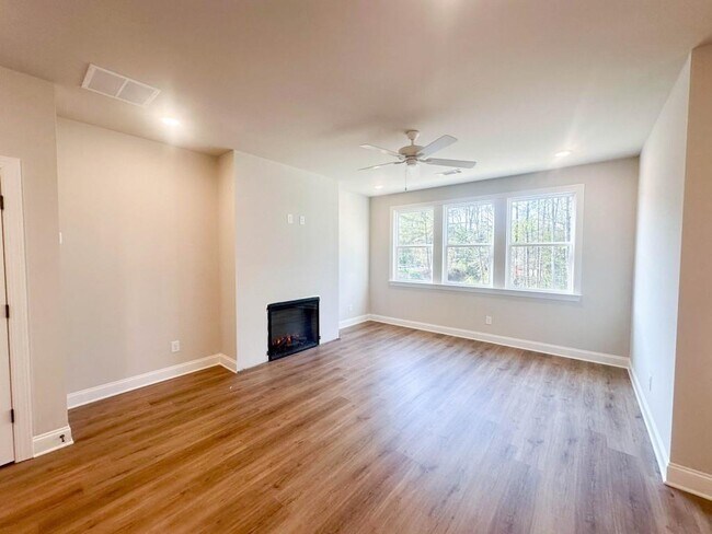 Photo - 2407 Malster Ln