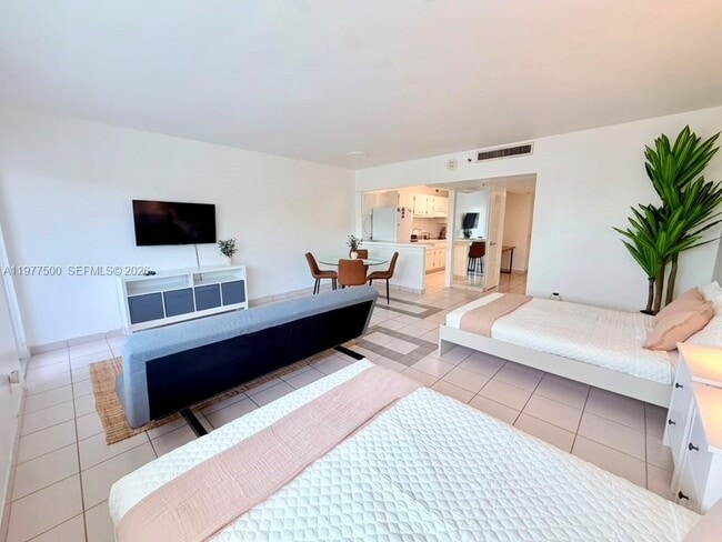 Photo - 100 Lincoln Rd Unidad 304