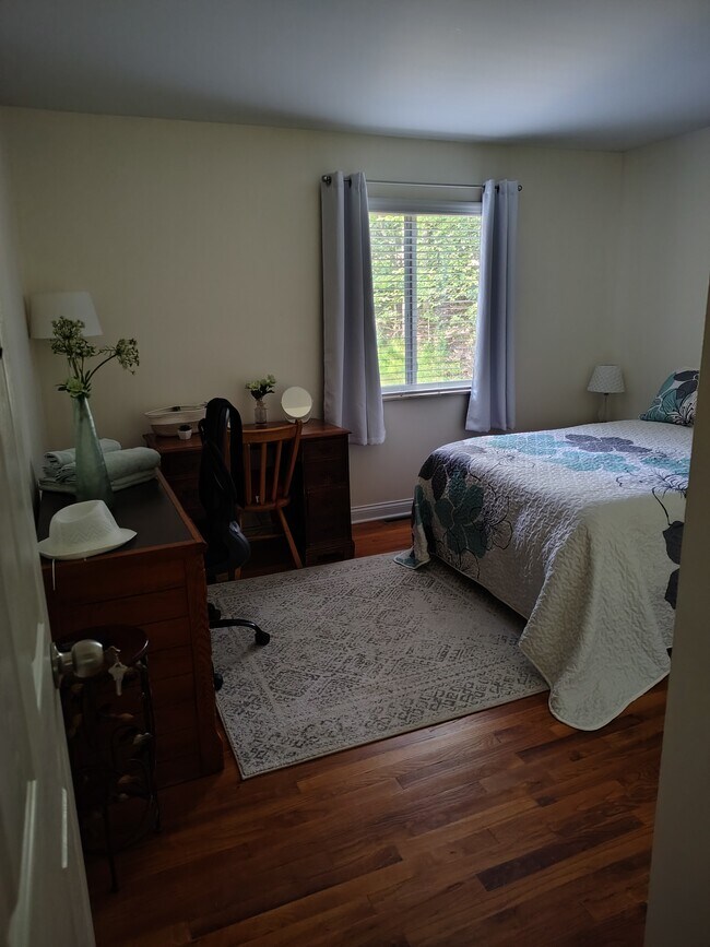 Building Photo - 287 Fenway Rd Unit Apt B